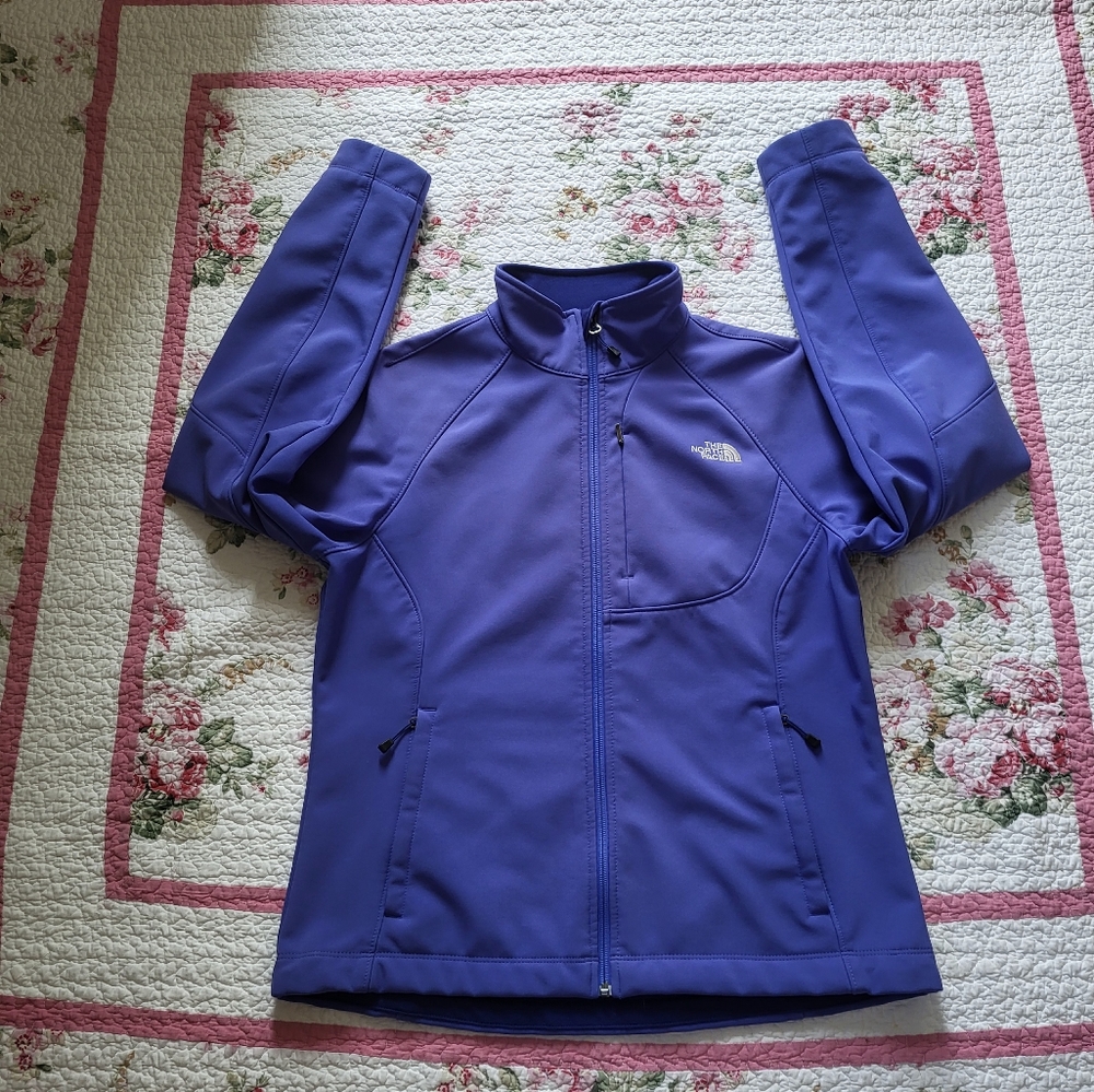 The North Face Women's Apex Jacket L/G in Indigo - Picture 8 of 11